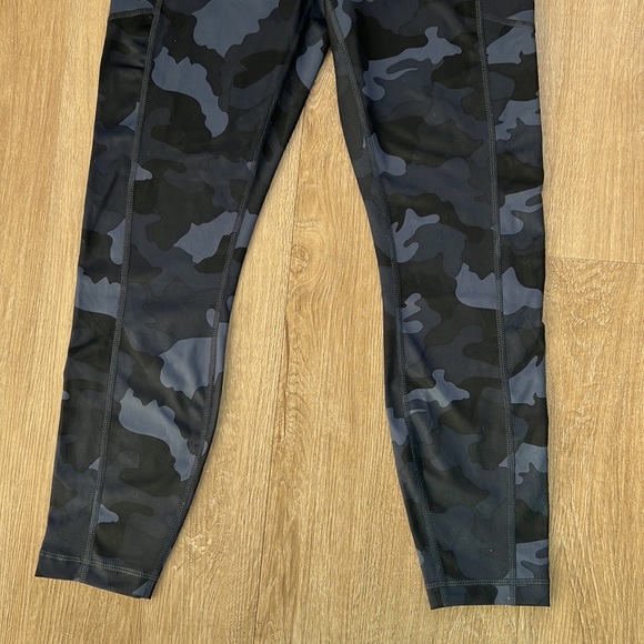 NWT 90 Degree By Reflex Women’s Camo Hi Rise Ankle Length Leggings Sz Medium - Picture 7 of 16